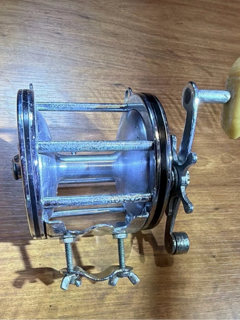PENN Senator Vintage Casting Fishing Reel Round Metal Reel w/ Rod Clamp